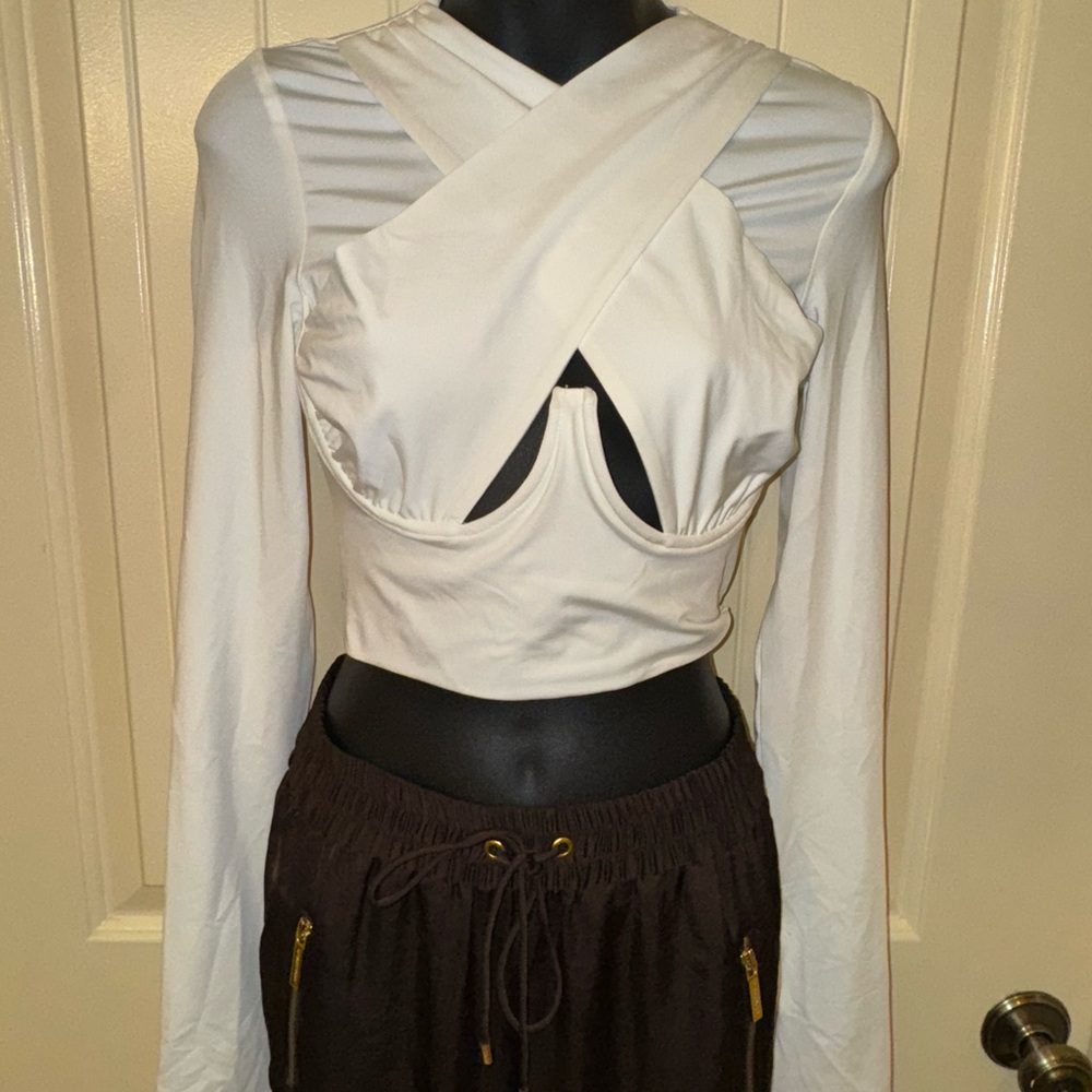 AKIRA Hey There Cutout underwire long sleeve crop top White Cross-Front Blouse S